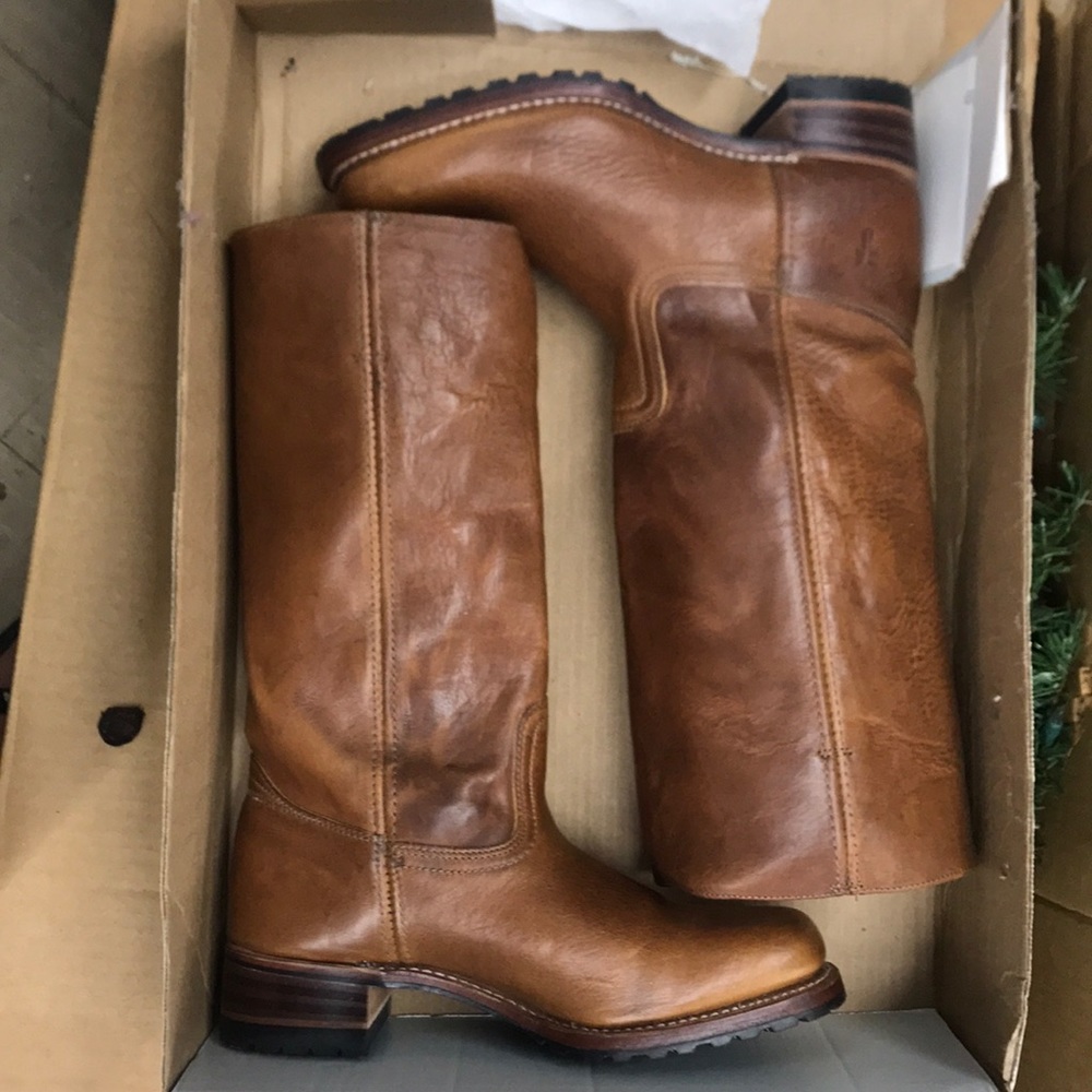 Frye Women’s Campus Boots Brown sz 11 NEW